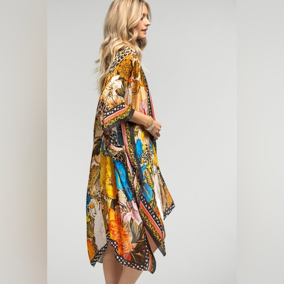 Bohemian Floral Print Kimono w Side Slits - Stunning Colors - Perfect for Spring - Picture 13 of 15